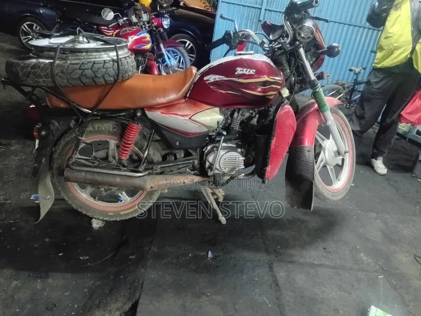TVS HLX Plus ES 2022 Red