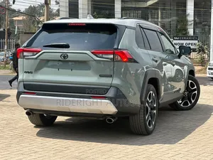 Toyota RAV4 2019 Green