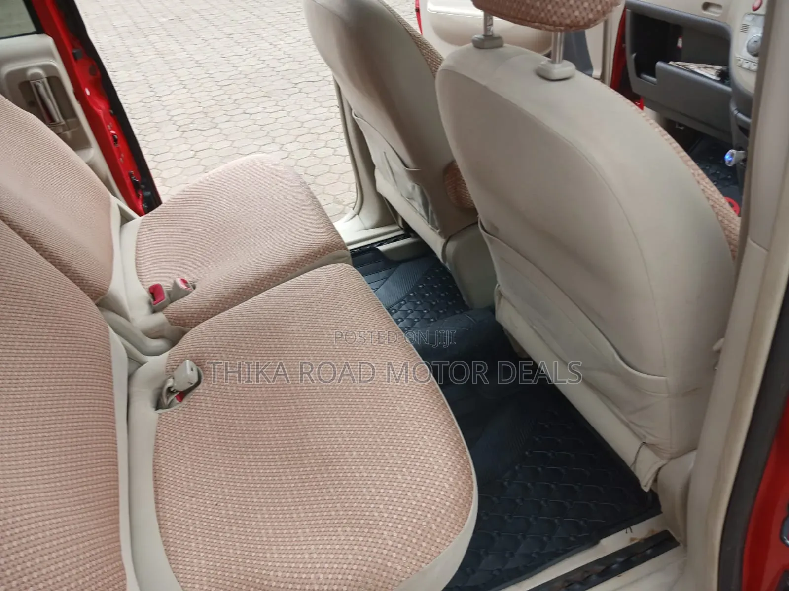 Toyota Sienta 2011 Red