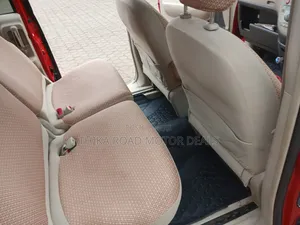 Toyota Sienta 2011 Red