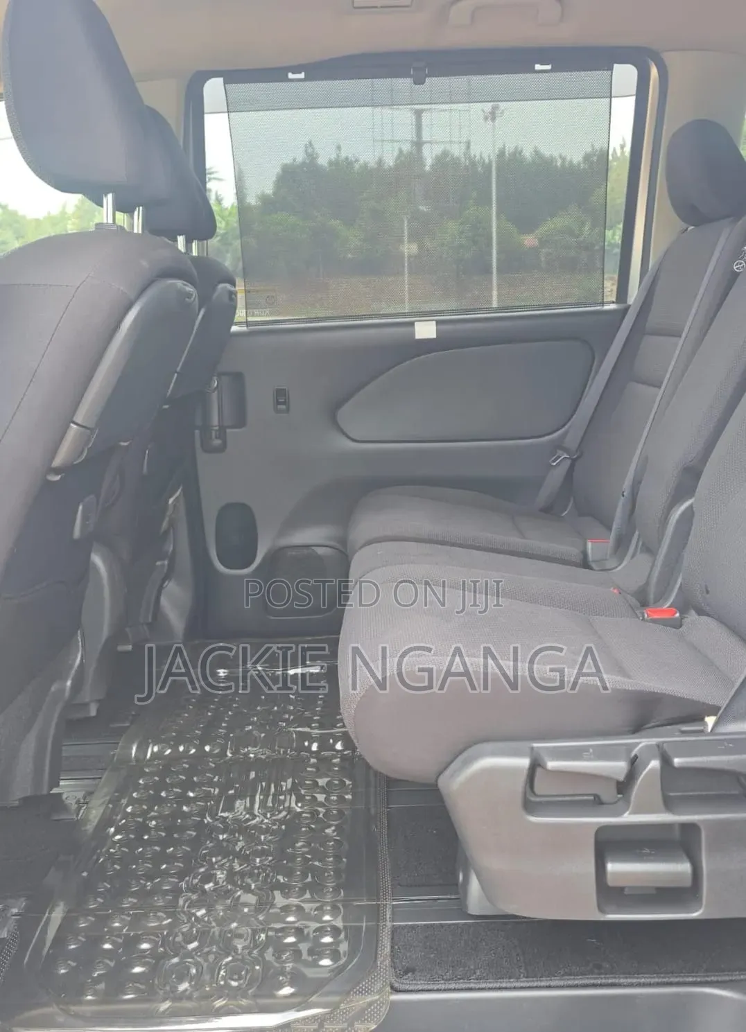 Nissan Serena 2017 Silver