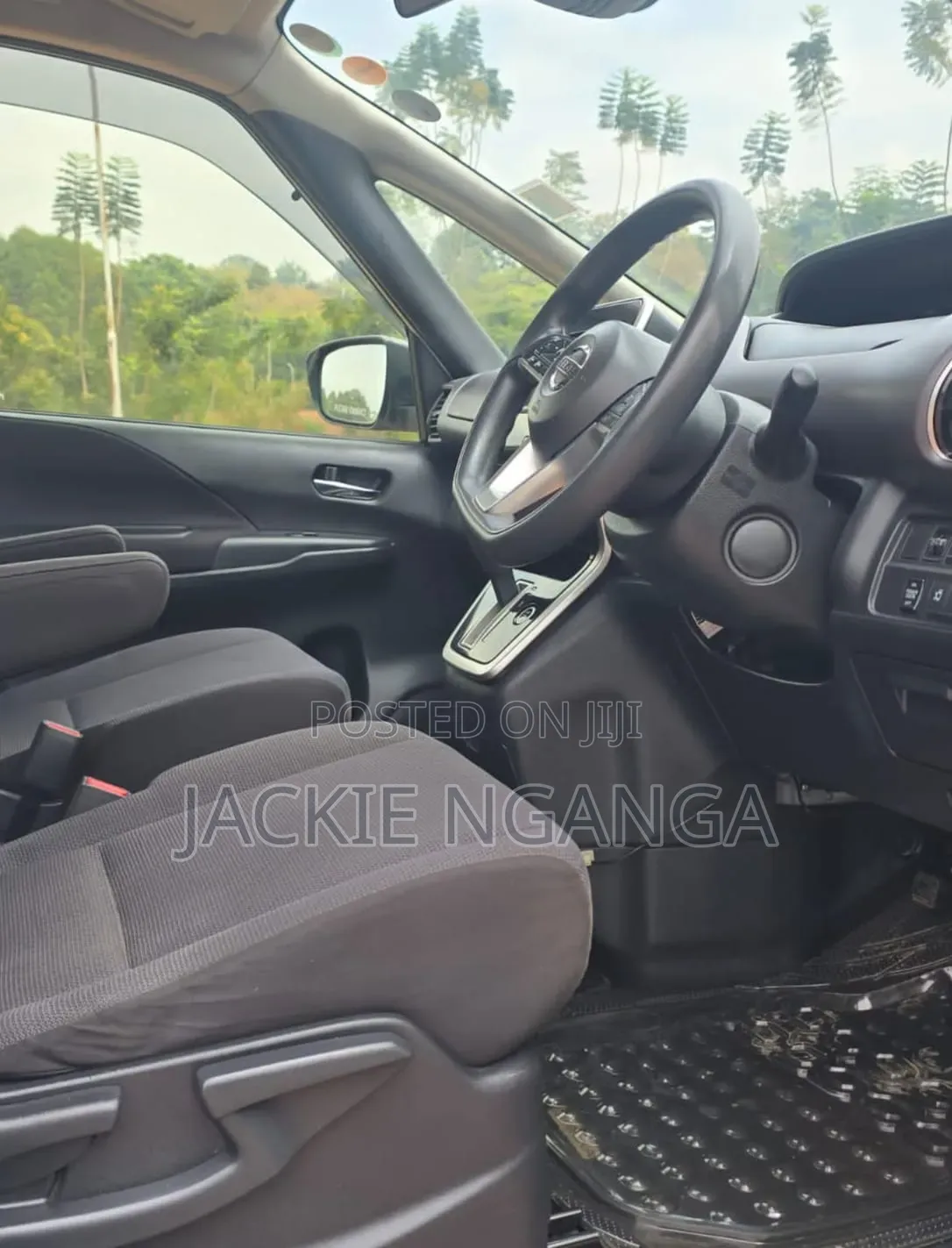 Nissan Serena 2017 Silver