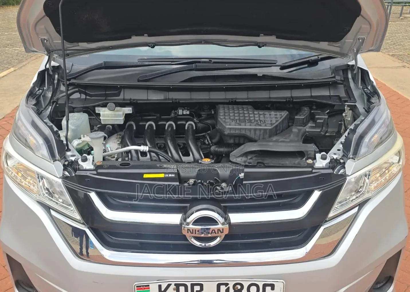 Nissan Serena 2017 Silver