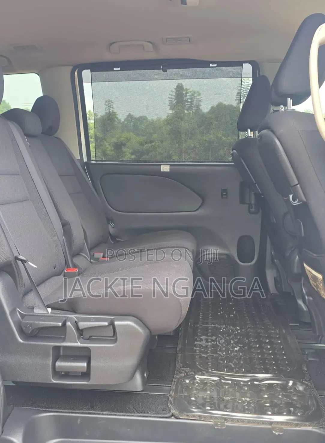 Nissan Serena 2017 Silver