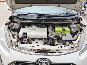 Toyota Sienta 2016 Brown