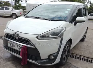 Toyota Sienta 2016 Brown