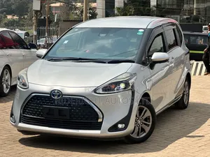 Toyota Sienta 2019 Silver