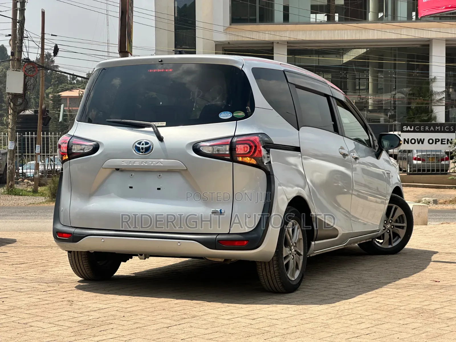 Toyota Sienta 2019 Silver
