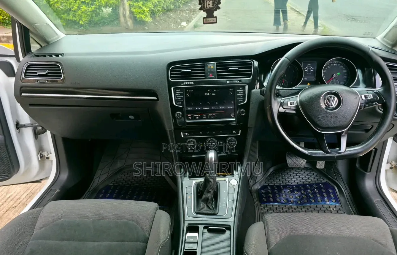 Volkswagen Golf 2015 Pearl