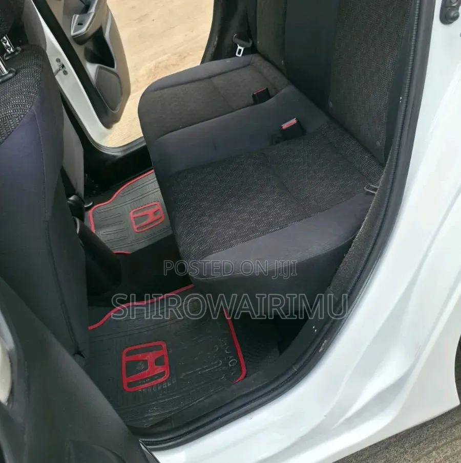Honda Fit 2016 Pearl
