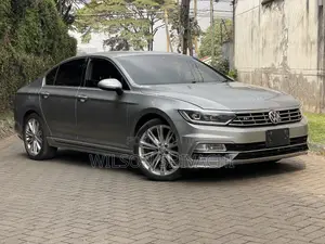 Volkswagen Passat 2018 Silver