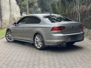 Volkswagen Passat 2018 Silver