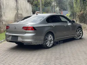 Volkswagen Passat 2018 Silver