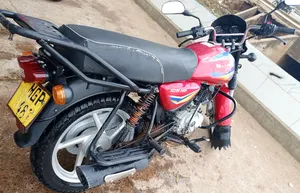 Bajaj Boxer 125 2025 Red