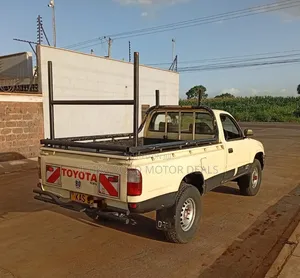 Toyota Hilux 2003