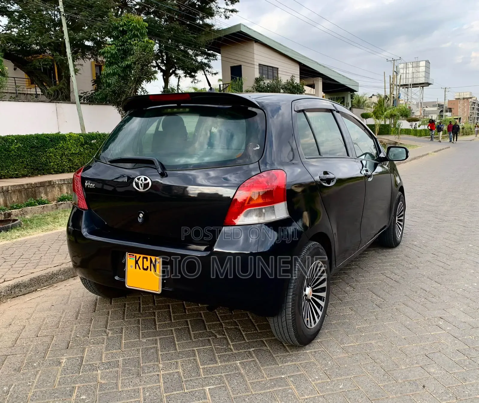 Toyota Vitz 1.3 FWD 5dr 2010 Black