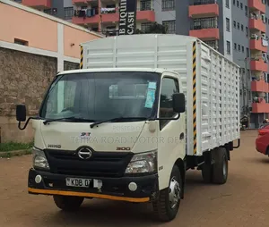HINO 300 Local