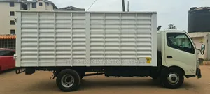 HINO 300 Local
