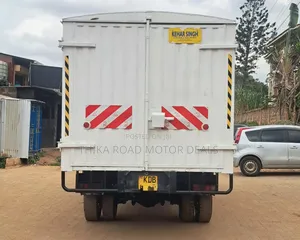 HINO 300 Local