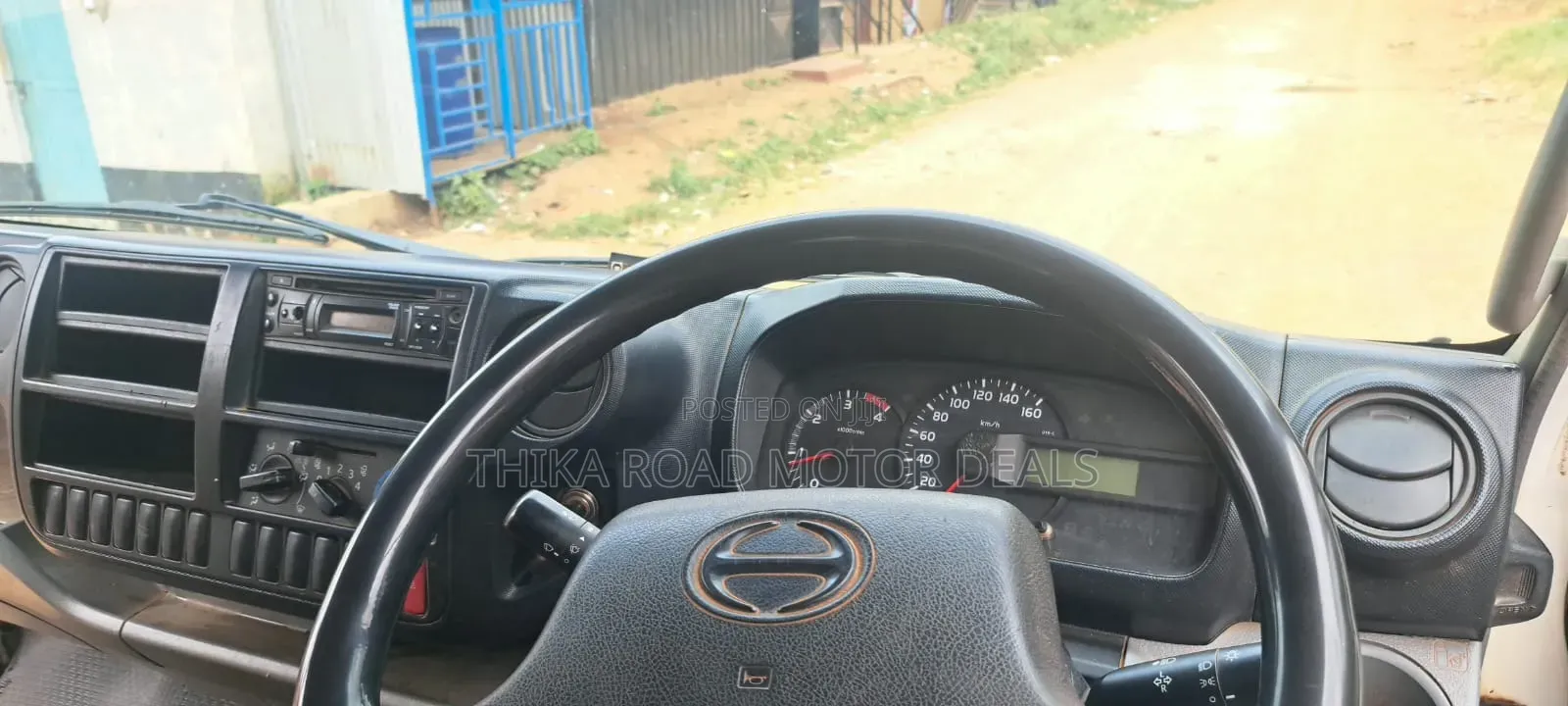 HINO 300 Local