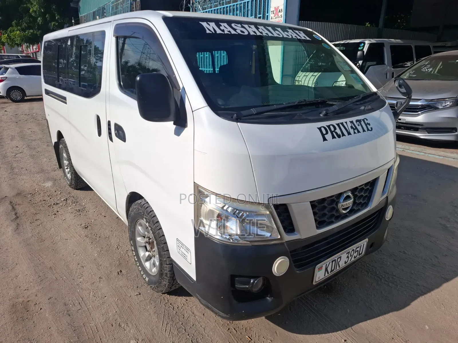 Nissan Caravan (Urvan) 2017 White