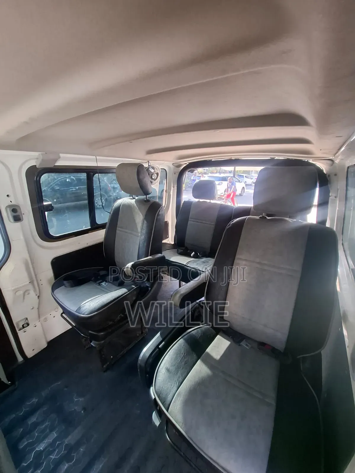 Nissan Caravan (Urvan) 2017 White