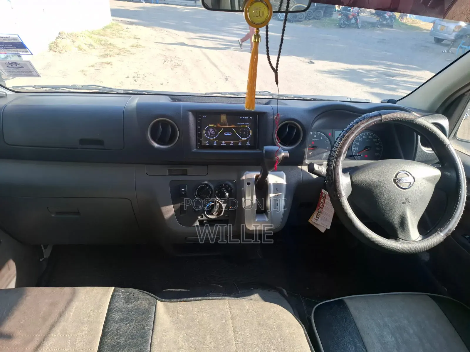 Nissan Caravan (Urvan) 2017 White
