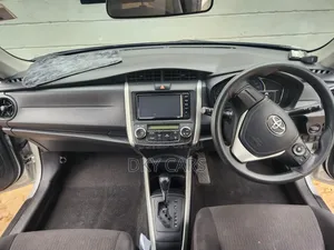 Toyota Corolla Fielder 2018