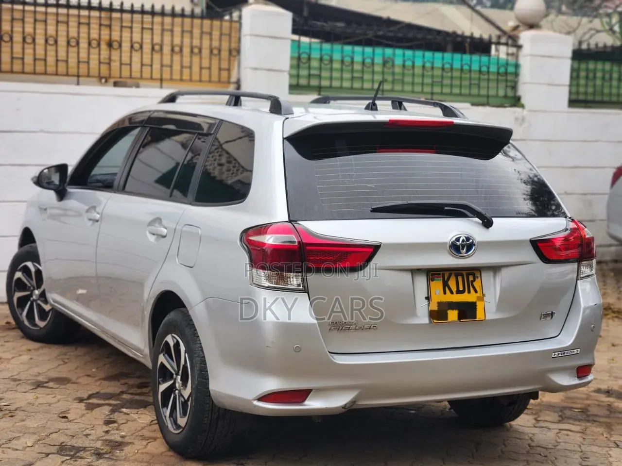 Toyota Corolla Fielder 2018