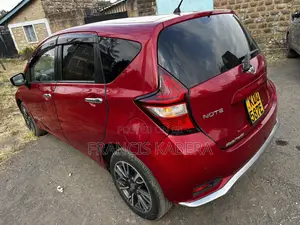 Nissan Note 2017 Red