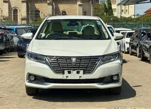 Toyota Premio 2019 Off white