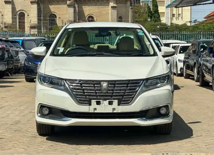 Toyota Premio 2019 Off white