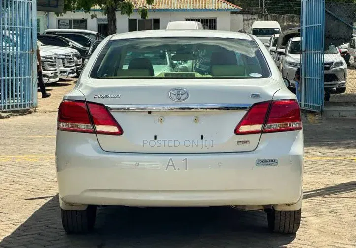 Toyota Premio 2019 Off white
