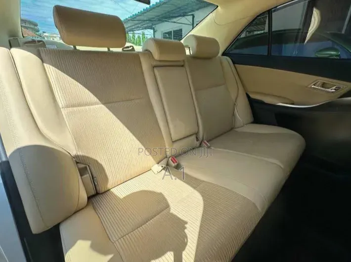 Toyota Premio 2019 Off white