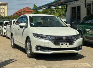 Toyota Premio 2019 Off white