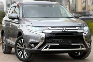 Mitsubishi Outlander 2019 Silver