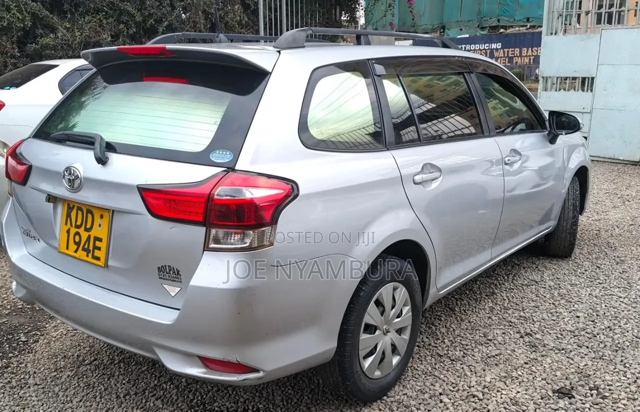 Toyota Corolla Fielder 2015 Silver