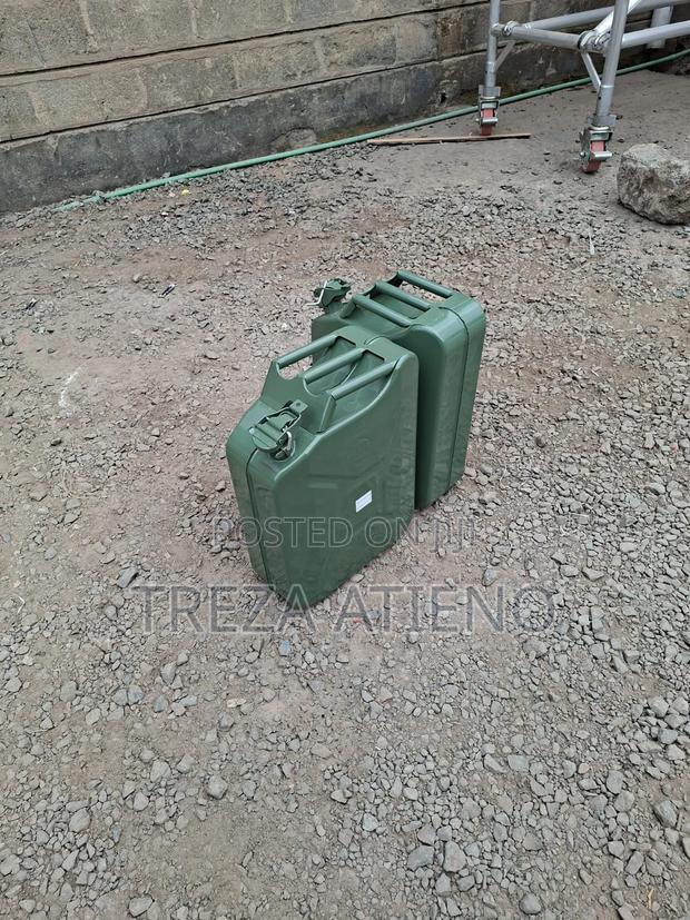 Portable Petrol and Diesel Jerrican - thumbnail 2