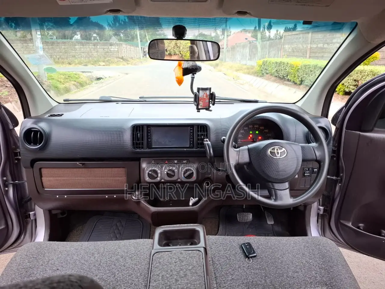 Toyota Passo 2013 Silver