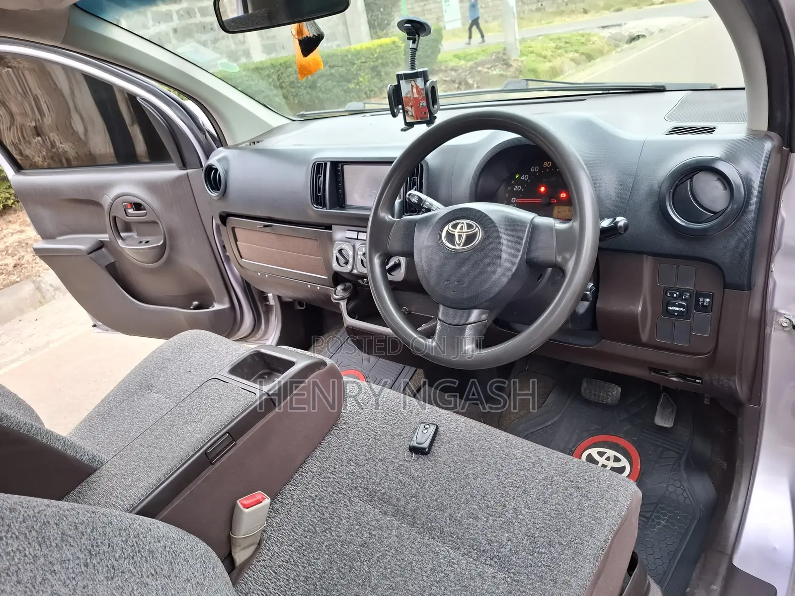 Toyota Passo 2013 Silver