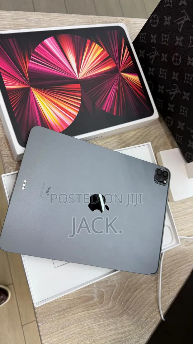 Apple iPad Pro 12.9 (2022) 128 GB Gray - thumbnail 2