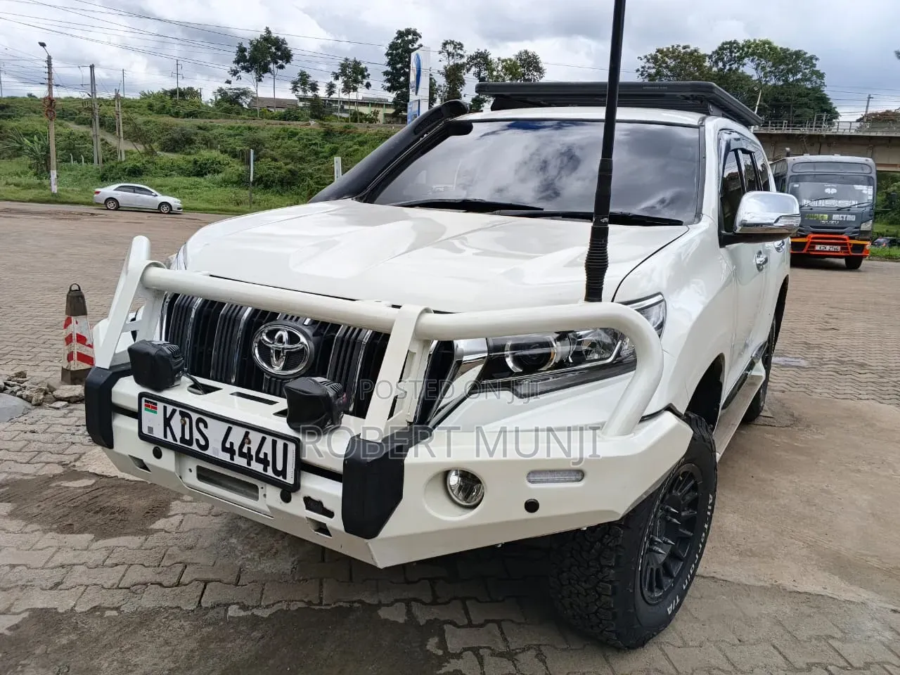 Toyota Land Cruiser Prado 2011 White