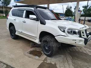 Toyota Land Cruiser Prado 2011 White