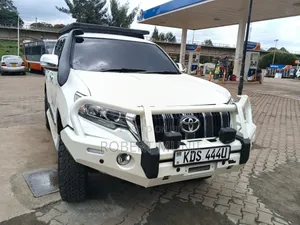 Toyota Land Cruiser Prado 2011 White