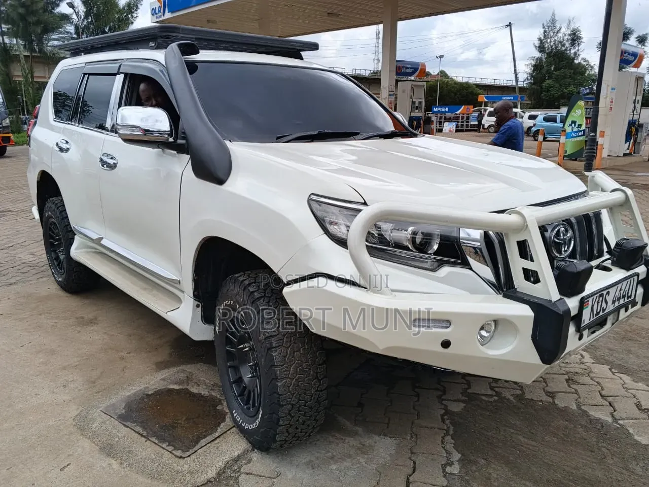 Toyota Land Cruiser Prado 2011 White
