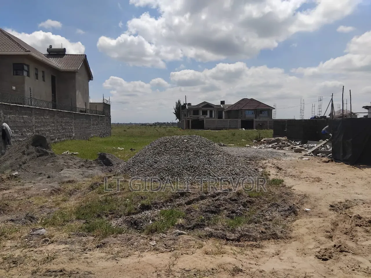50/100 Plot for Sale