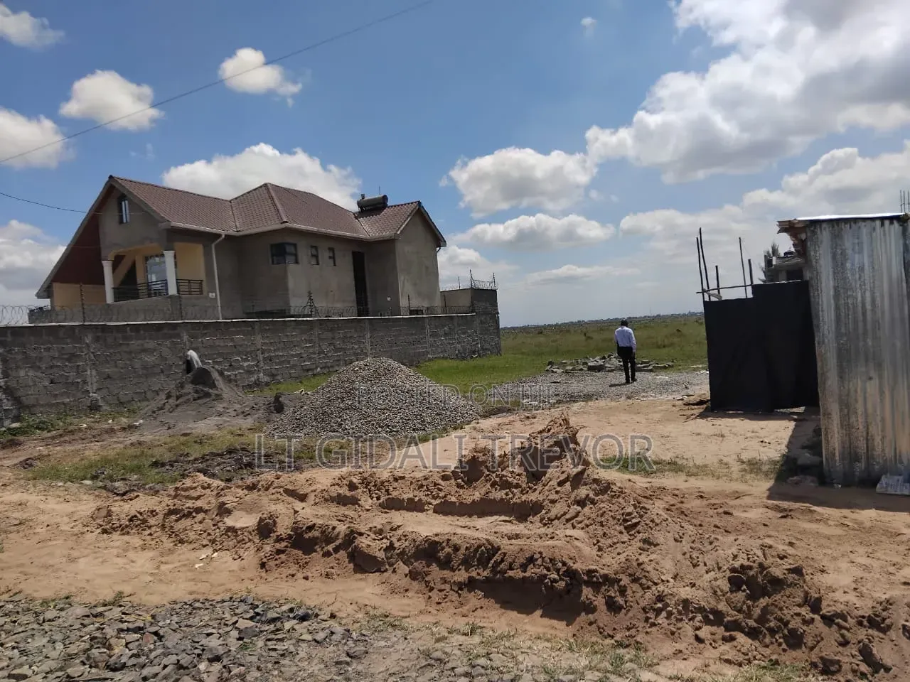 50/100 Plot for Sale