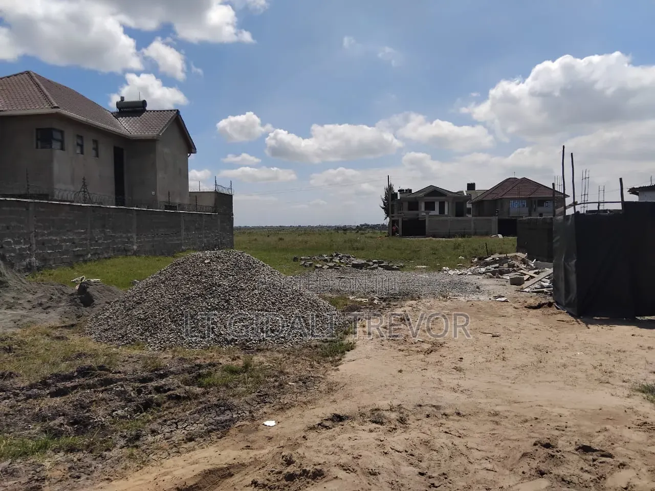 50/100 Plot for Sale