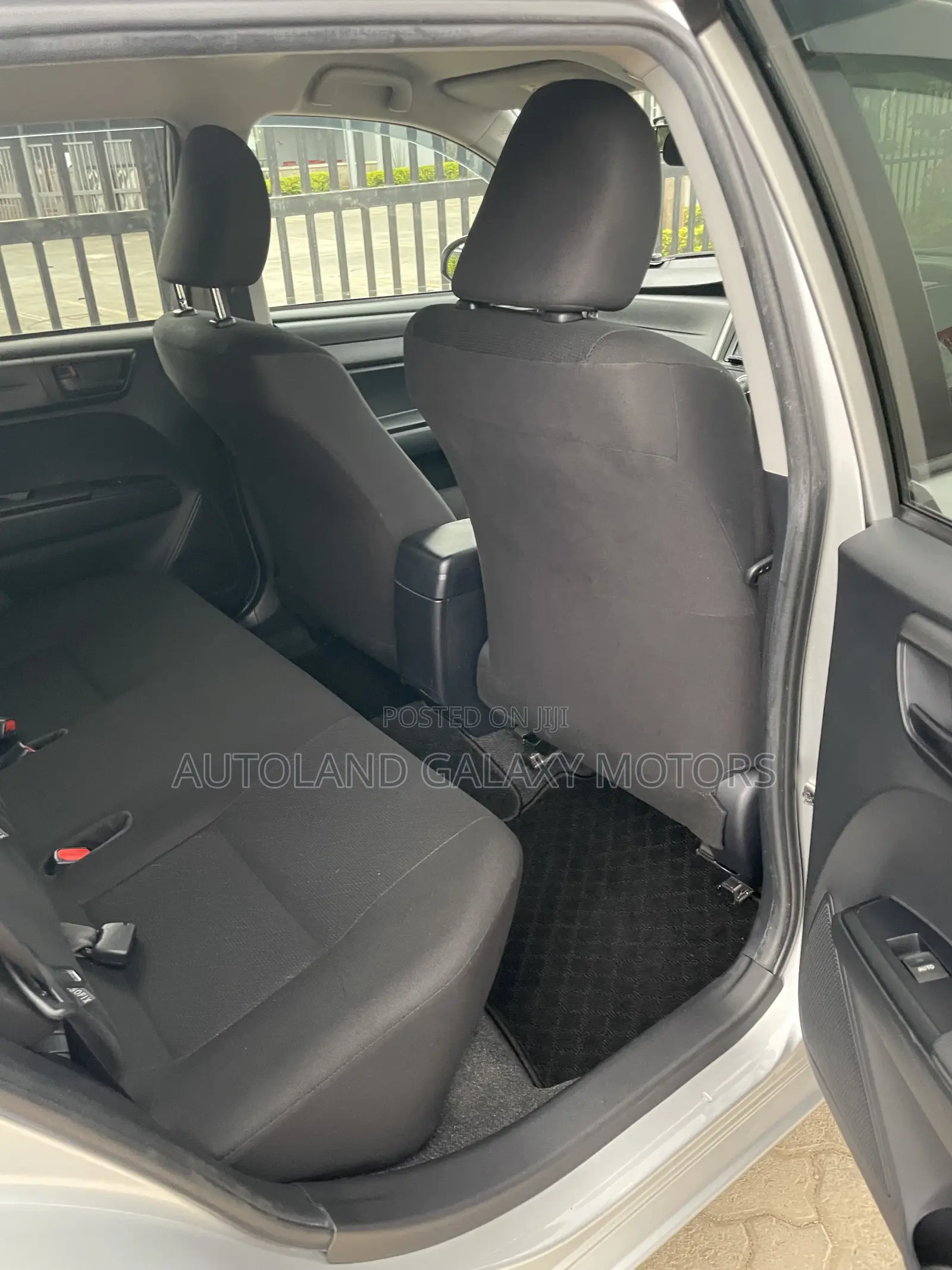 Toyota Corolla Fielder 1.5 Petrol FWD 2020 Silver