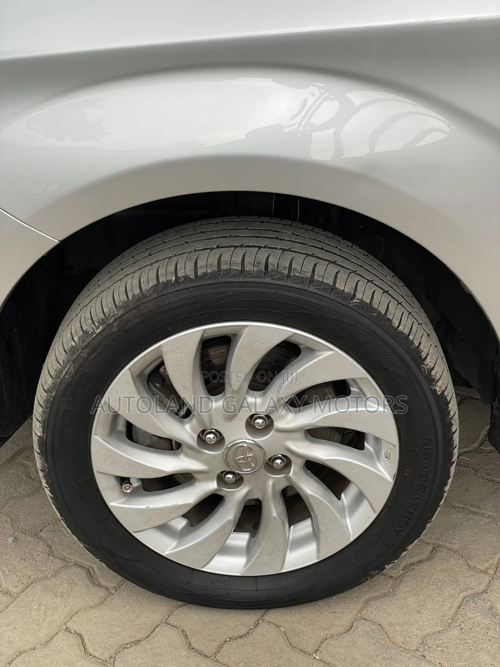 Toyota Corolla Fielder 1.5 Petrol FWD 2020 Silver